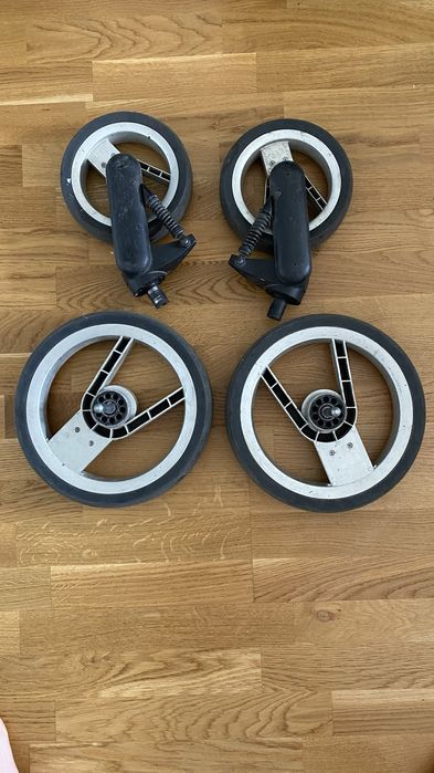 Продаються комплектуючі для коляски Mutsy iGO!