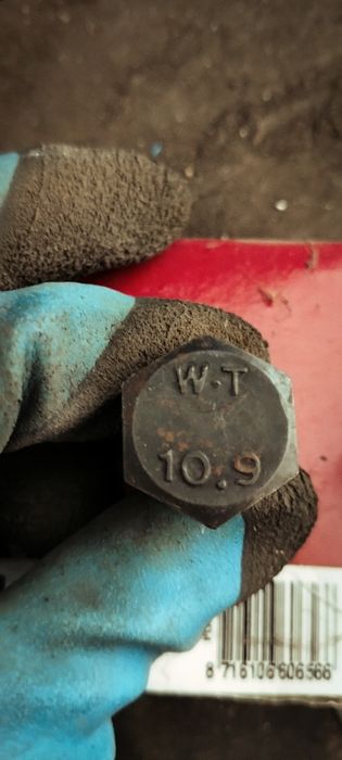 Śruby M16x1,5x35 Black 10.9