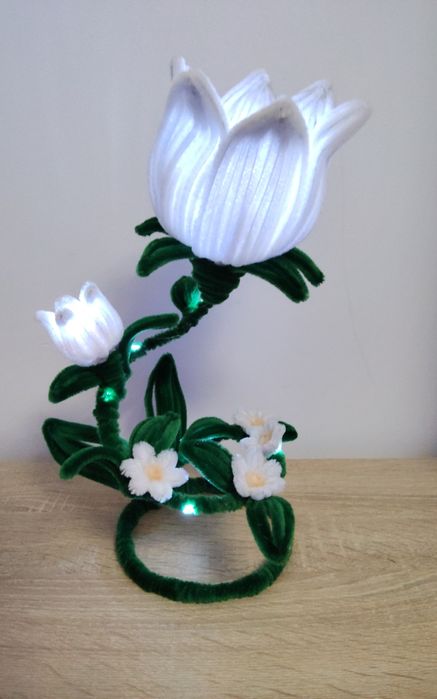 Kwiat LED z rękodzieło