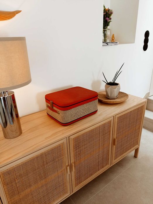 Giradiscos anos 50 com coluna - Velocidades 16, 33, 45 e 78