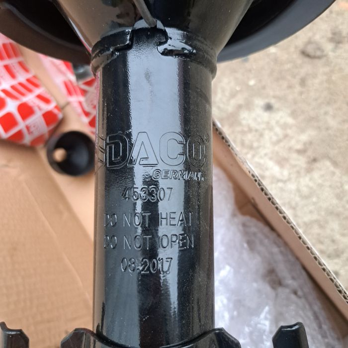 Daco amortyzator Mercedes  pzód
