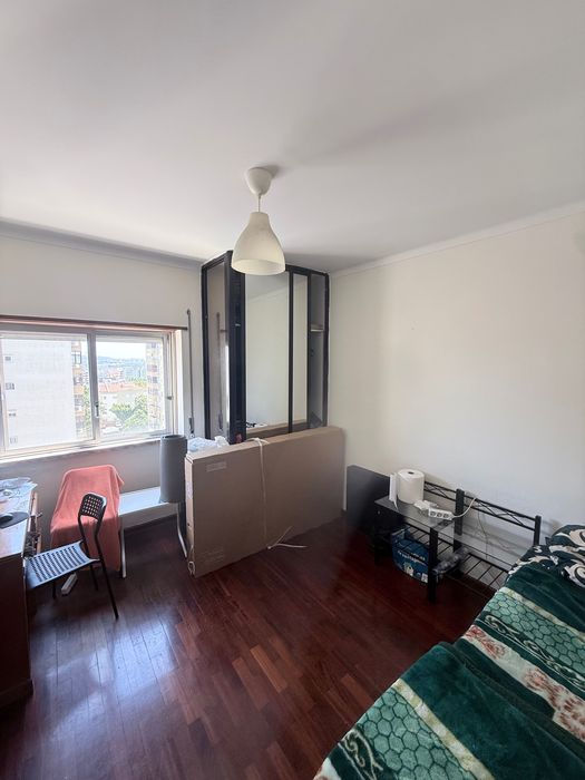 Quarto para arrendar em Odivelas/Arroja