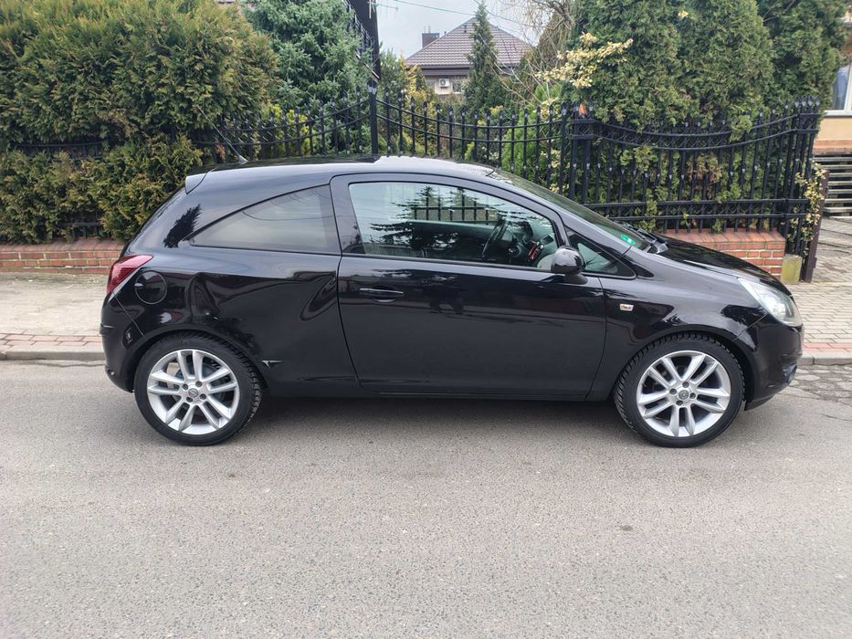 Opel Corsa 1.4 benzyna, color edition