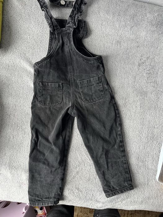 Джинсы на девочку мом кобинезон