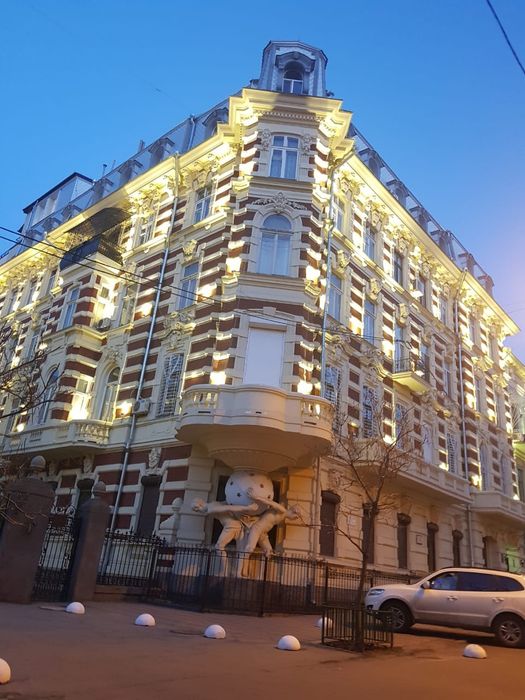 Сдам квартиру  2 комнаты и кухня студия  район Дерибасовская..