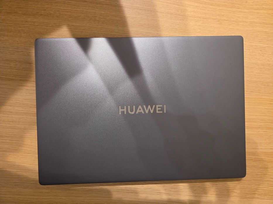 Huawei MateBook D16 – i9-13900H  16GB RAM 1Tb SSD