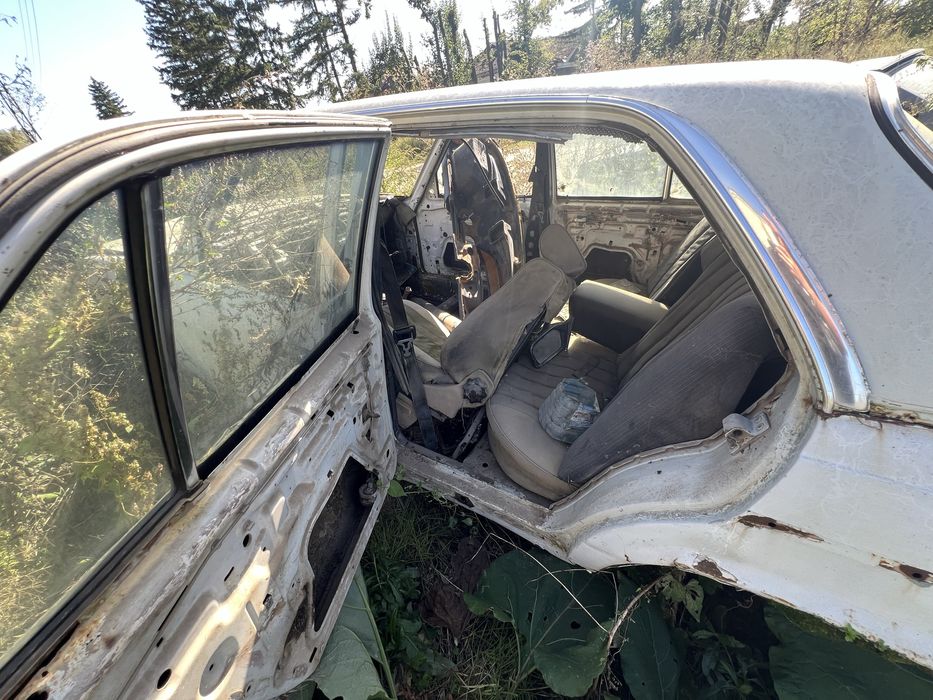 Mercedes-Benz E-Class W123