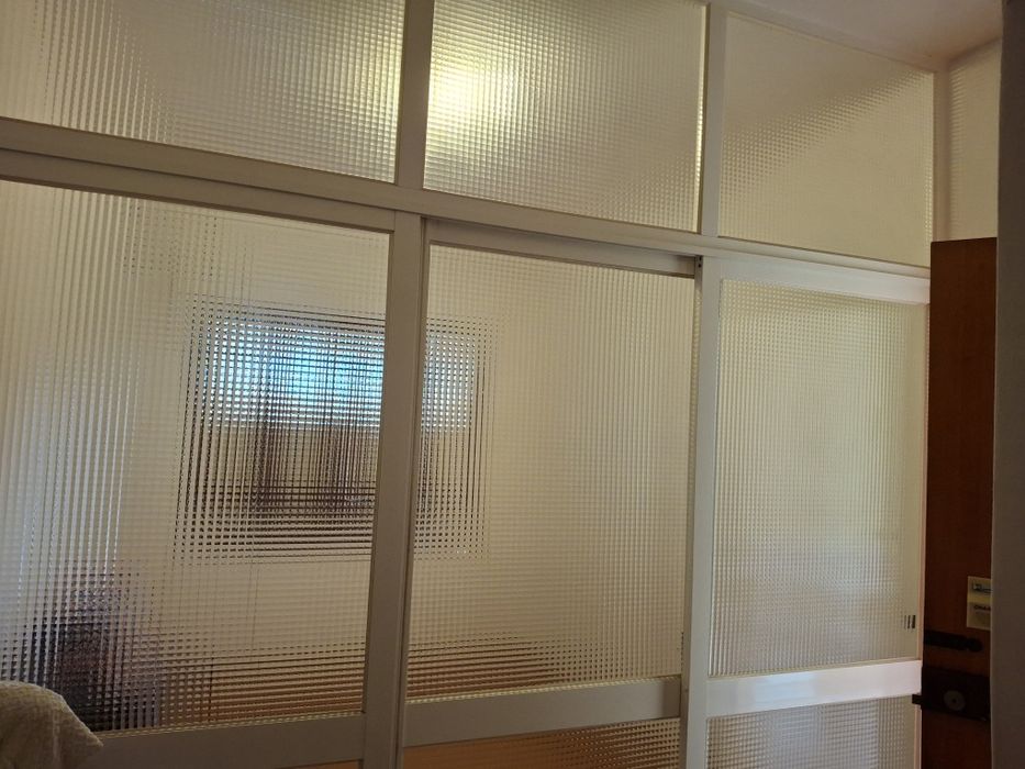 Divisória em alumínio e vidro