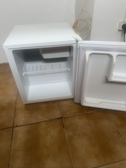 Frigobar                                          .