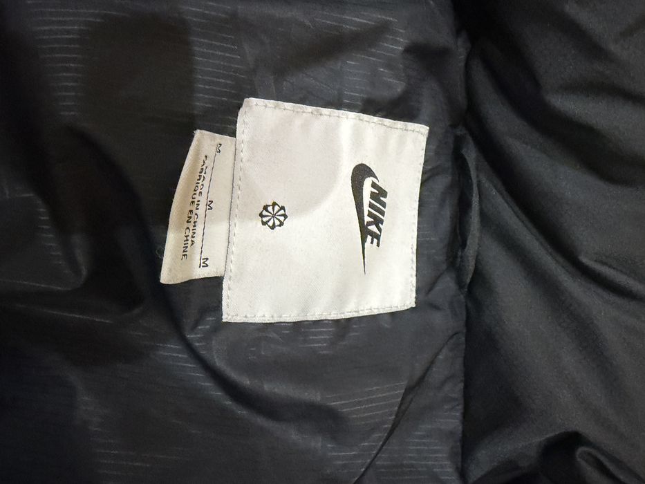 Оригинальный пуховик Nike Puffer Jacket FB7368-010