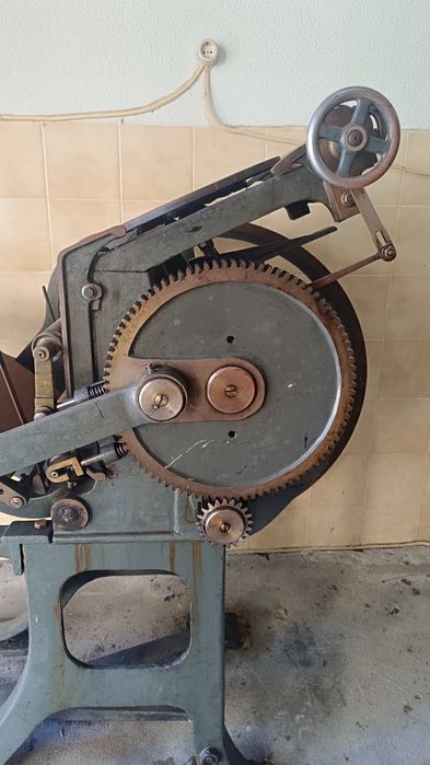 Máquina de tipografia antiga