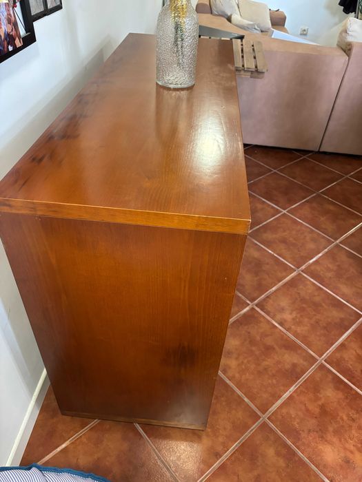 Mesa cerejeira com 6 cadeiras e aparador