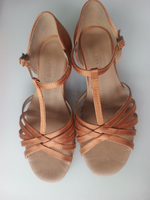 Buty do tańca r. 31 akces dance