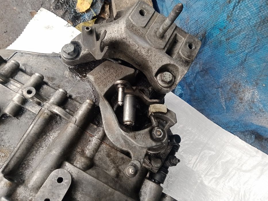 Коробка механика 6-ти ступка на Volkswagen Sharan