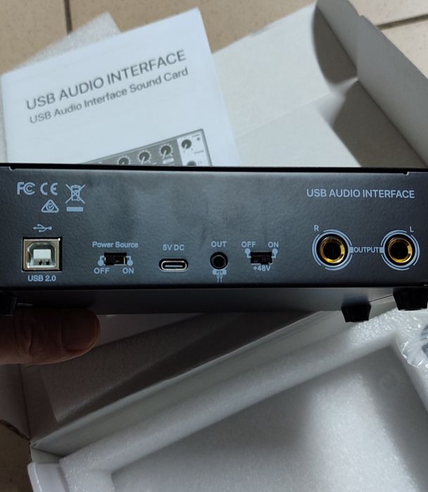 USB-аудіоінтерфейс звукова карта
USB Audio Interface Sound Card: