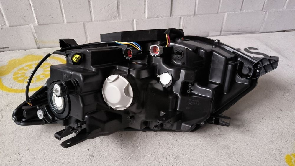 Фари фара на Nissan Rogue T32 2017 2018 2019