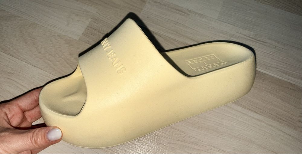 Klapki Tommy Jeans 37/38 masełkowe j.nowe