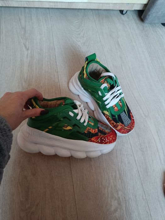 Жіночі кросівки модні