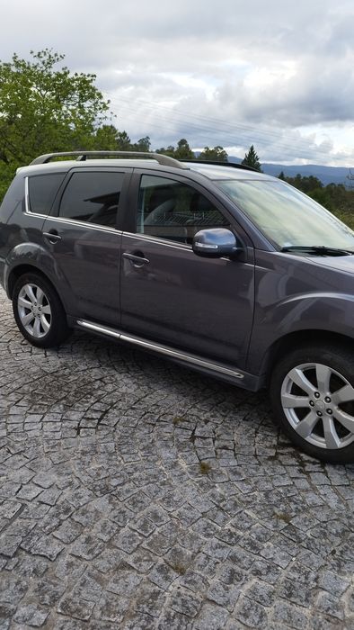 Mitsubishi  Outlander