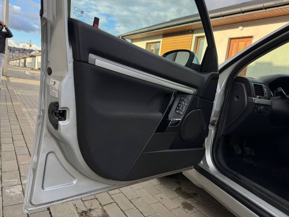 Продам Opel Vectra рест 2007 1.9 д