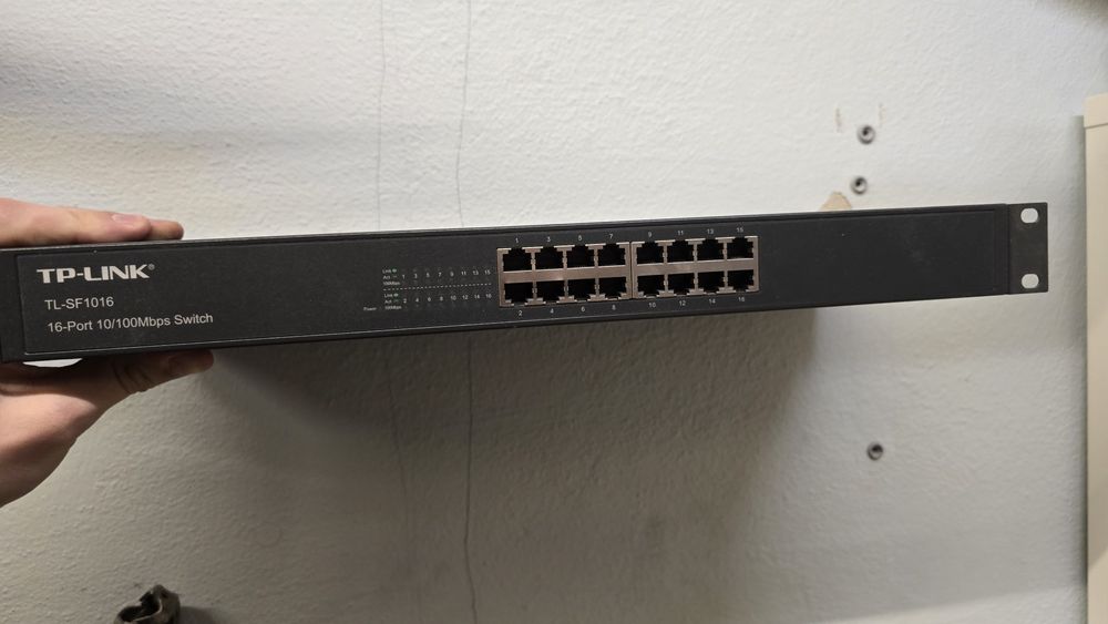 Switch TpLink  TL SF1016 16portów 10/1000Mbps