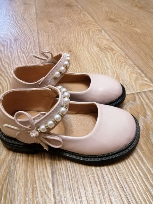 Туфлі для дівчинки