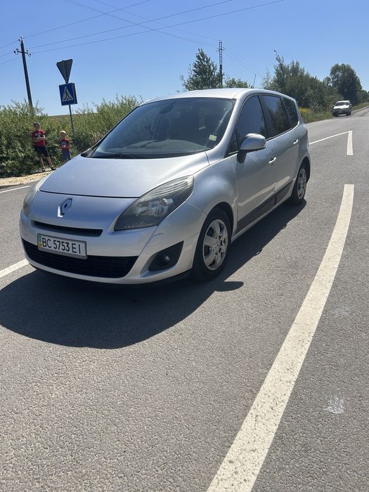 Рено Гранд Сценік