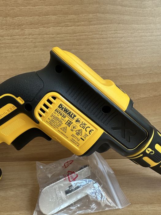 DeWalt DCF620 —  шуруповерт для монтажу гіпсокартону.