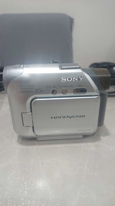 Видеокамера Sony Handycam DCR-HC17E PAL (Коробка, полный комплект. Механика 10/10!)