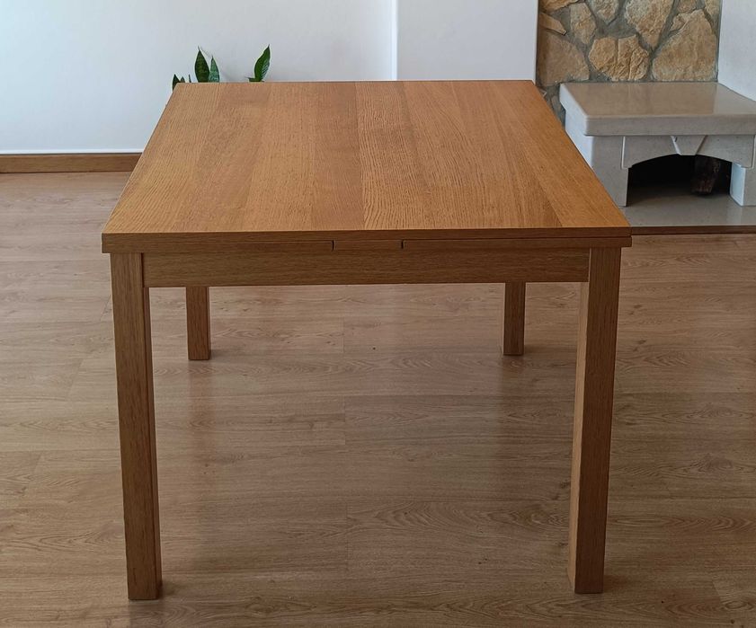 Mesa de jantar de madeira com 4 ou 6 lugares