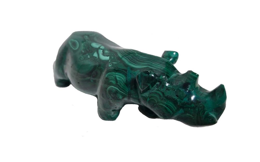 Nosorożec z malachitu – symbol wytrwałości i siły