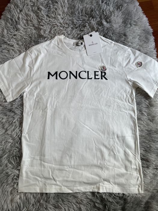 Tshirt Moncler Nova Com Etiqueta