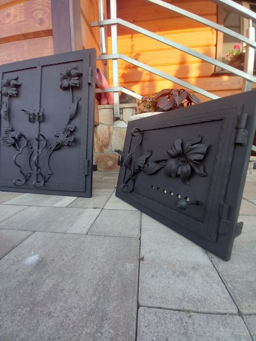 Drzwiczki stalowe grube, masywne