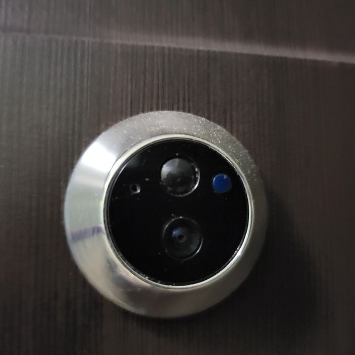 "Глазок" в двері, система безпеки та відеонагляду