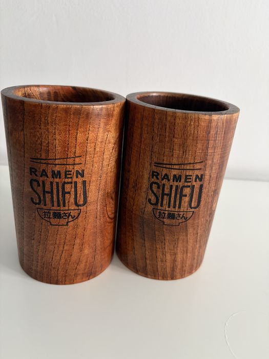 Suporte para pauzinhos em madeira maciça Ramen Shifu (Mestre do Ramen)