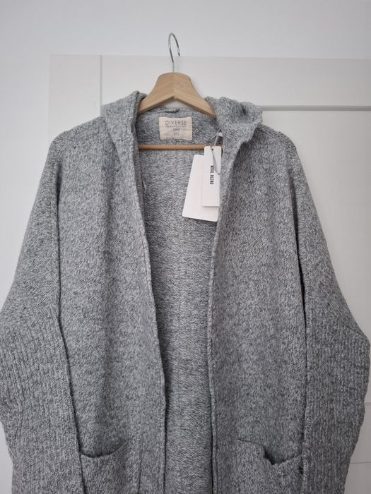 Nowy sweter Diverse