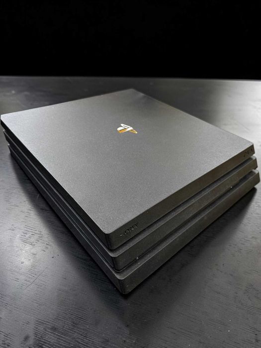 PlayStation 4 Pro 1TB + pad + okablowanie – gotowy zestaw do grania