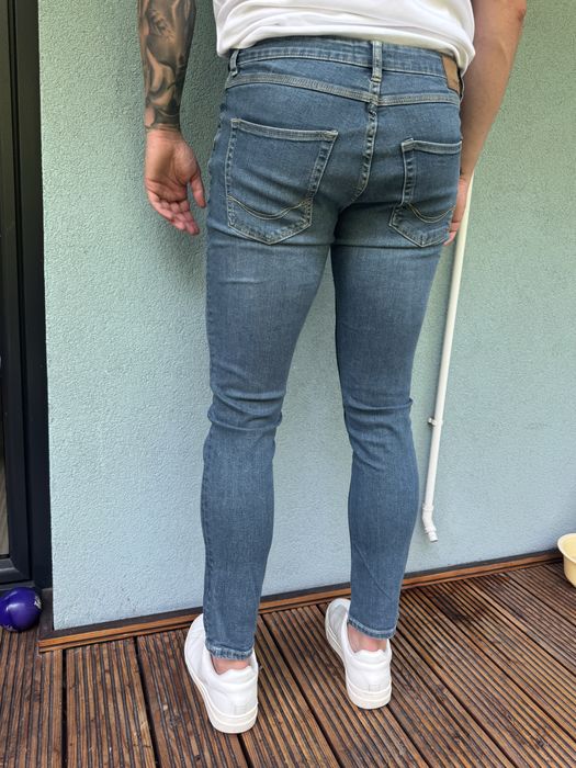 Spodnie skinny pull and bear