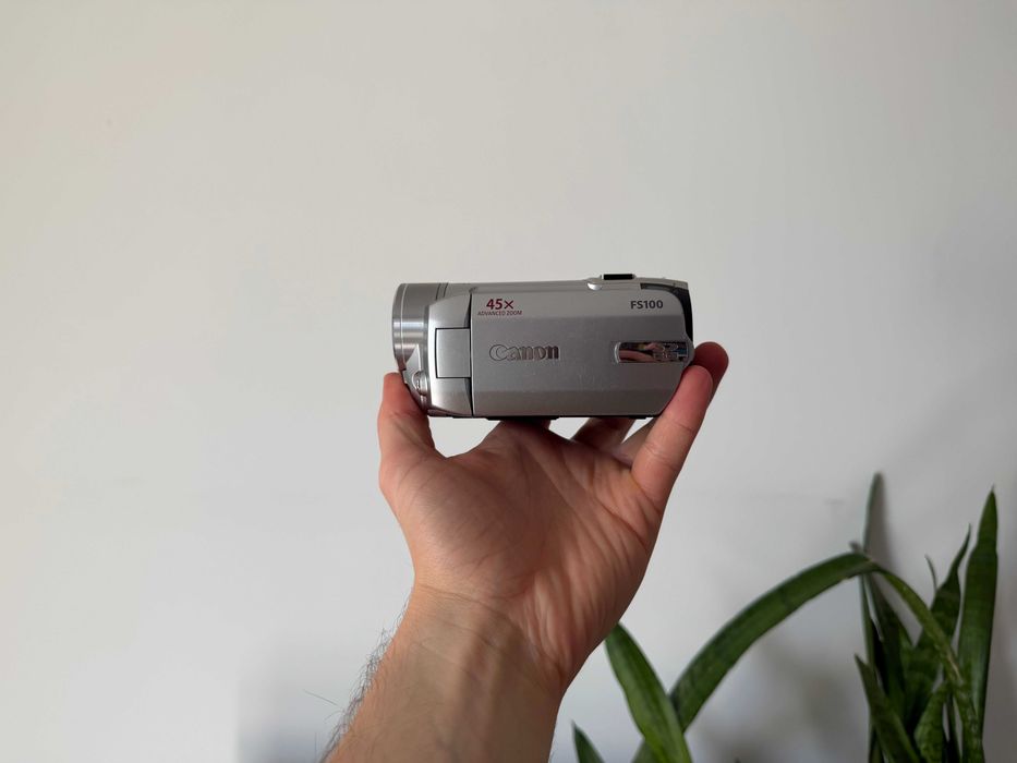 Kamera Canon FS100 | Camcoder | Dad cam | Super stan | VHS ale wygodniej bo na kartę SD