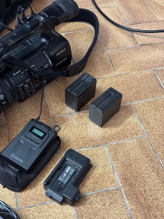 Câmera Sony HXR-NX5E + Acessórios