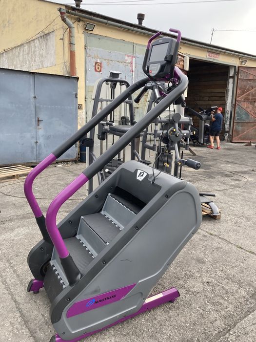 Nautilus vertical climber , Ступеньки лестница для тренировок