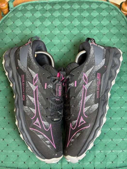 Оригінальні трекінгові кросівки “Mizuno Wave Daichi 7 GTX”