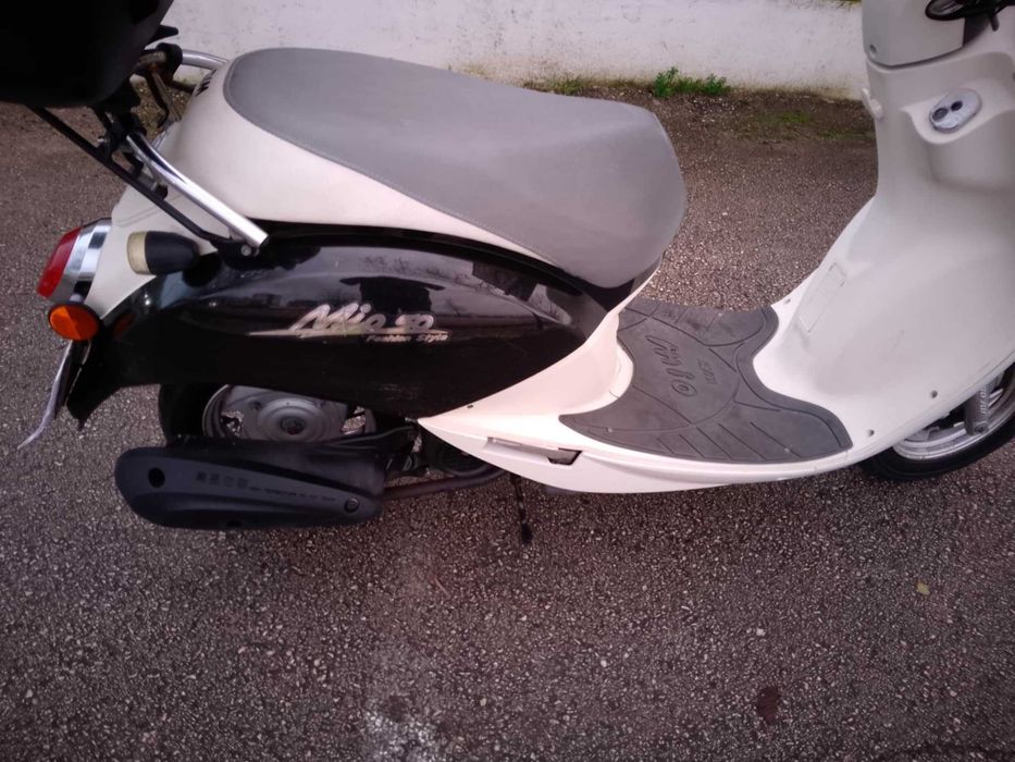 Scooter Sym Mio 50 cm3 Otimo estado.Muito económica.