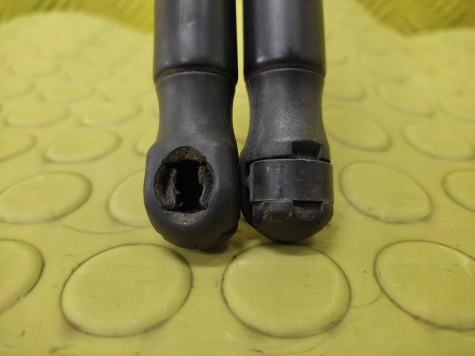 opel astra h hb siłowniki klapy tył