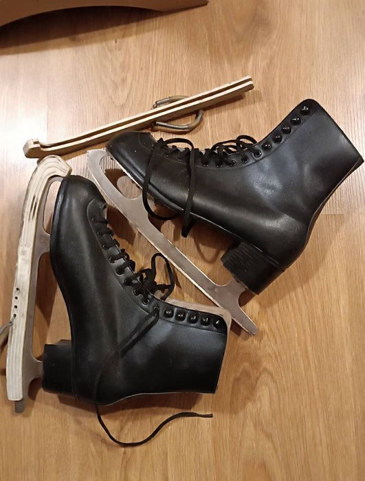 Łyżwy figurowe skórzane rozmiar 30