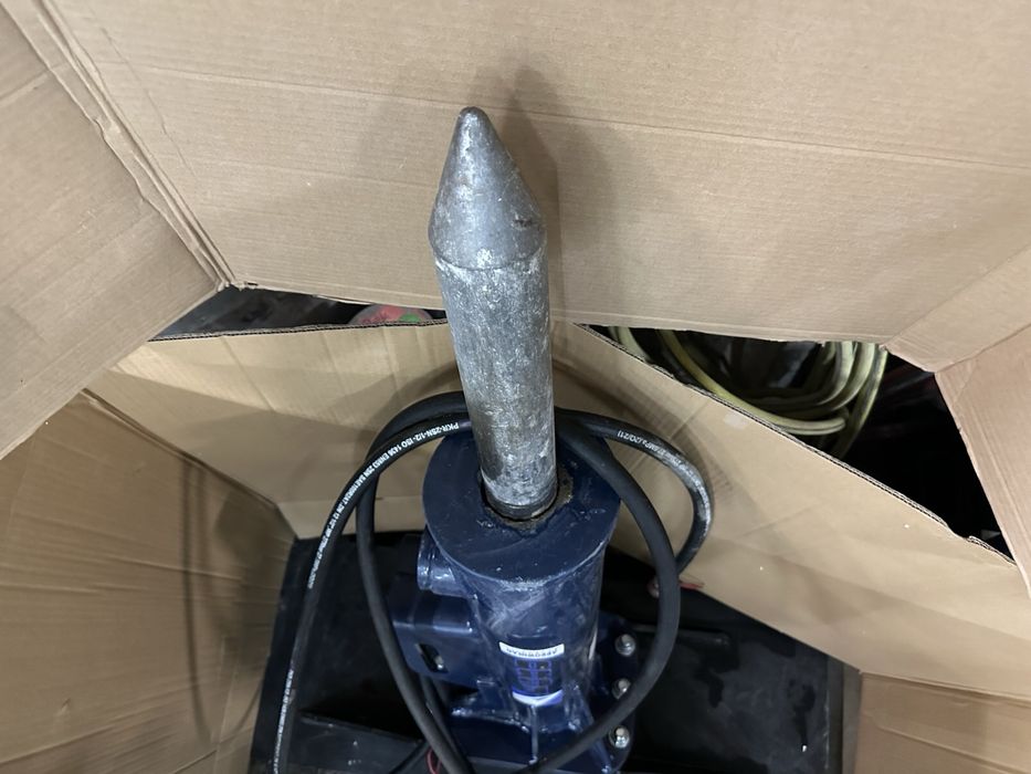 Młot udarowy hydrauliczny ARROWHEAD E680 do miniładowarek BOBCAT/JCB