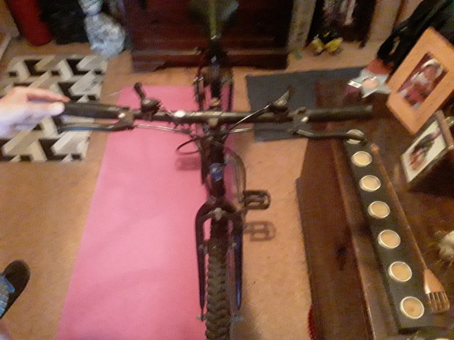 Bicicleta usada com marcas de uso