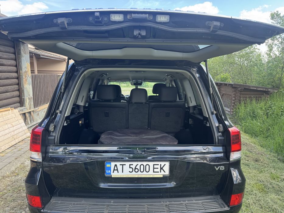 Продам TOYOTA LAND CRUISER 200! Перший власник