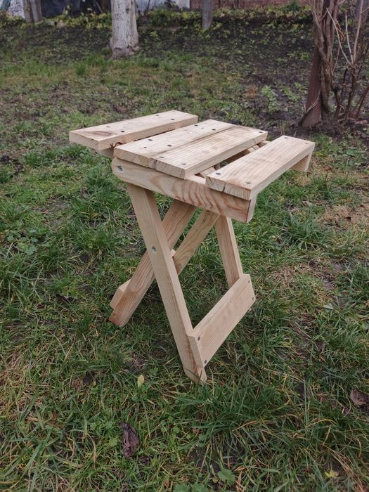 Стілець складний деревяний