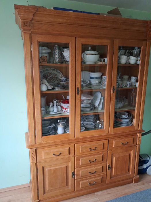 Dębowa witryna wysoka, 3 drzwiowa + komoda z 6 szufladami